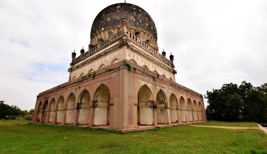 Qutb Shahi Tombs